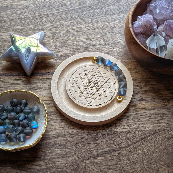Sri Yantra Stretch Bracelet Beading Board + Mini Crystal Grid – The Weekend  Mystic
